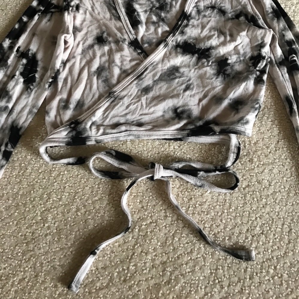 Blue Life cropped wrap long sleeve top size S - Picture 4 of 6