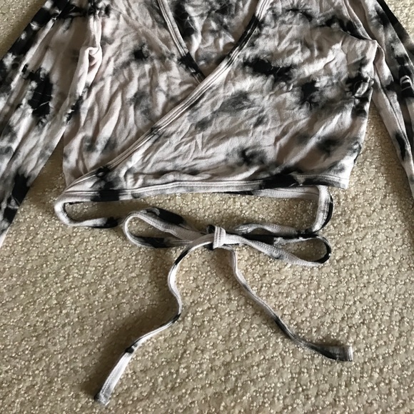 Blue Life cropped wrap long sleeve top size S - Picture 4 of 6