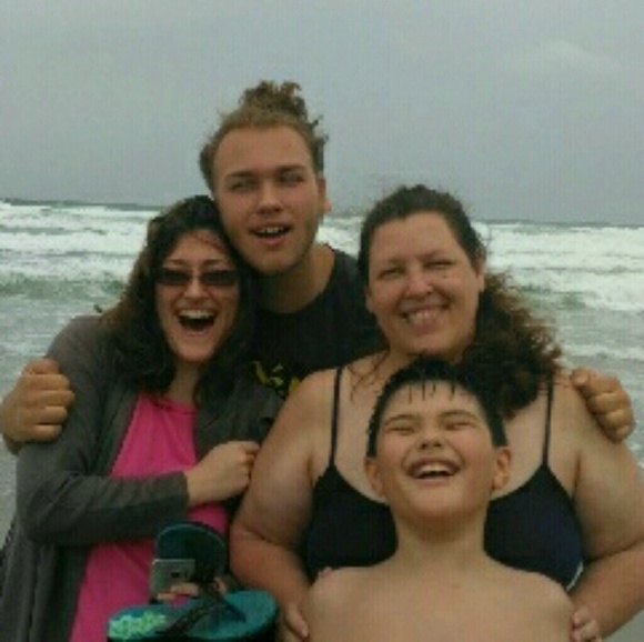 Meet your Posher, Lydia - Picture 1 of 1