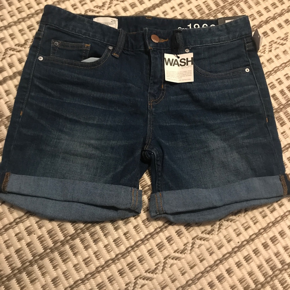NWT-Gap Real Straight Shorts. Dark blue wash