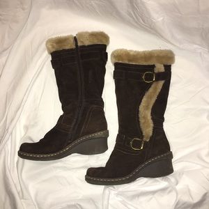 Suede knee high boots. Bare trap size 8.5.