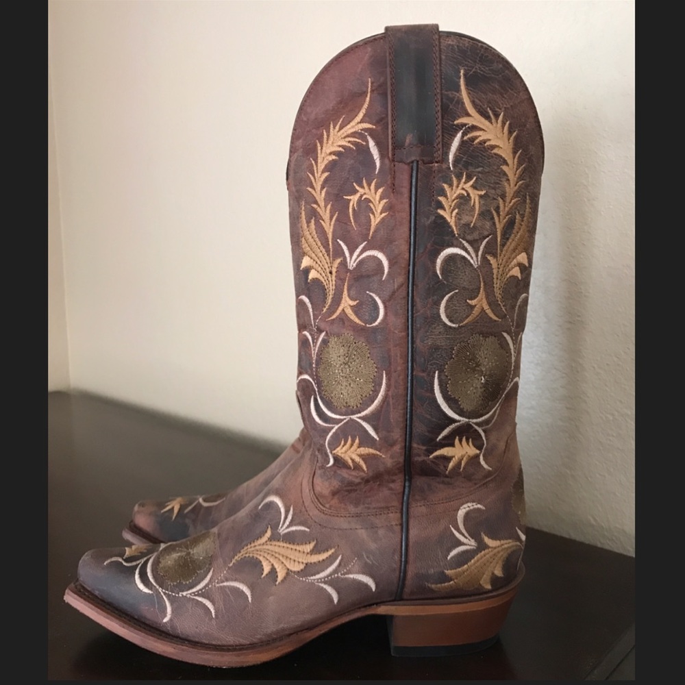 embroidered cowboy boots