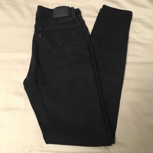 Black Levi’s super skinny jeans, size 29