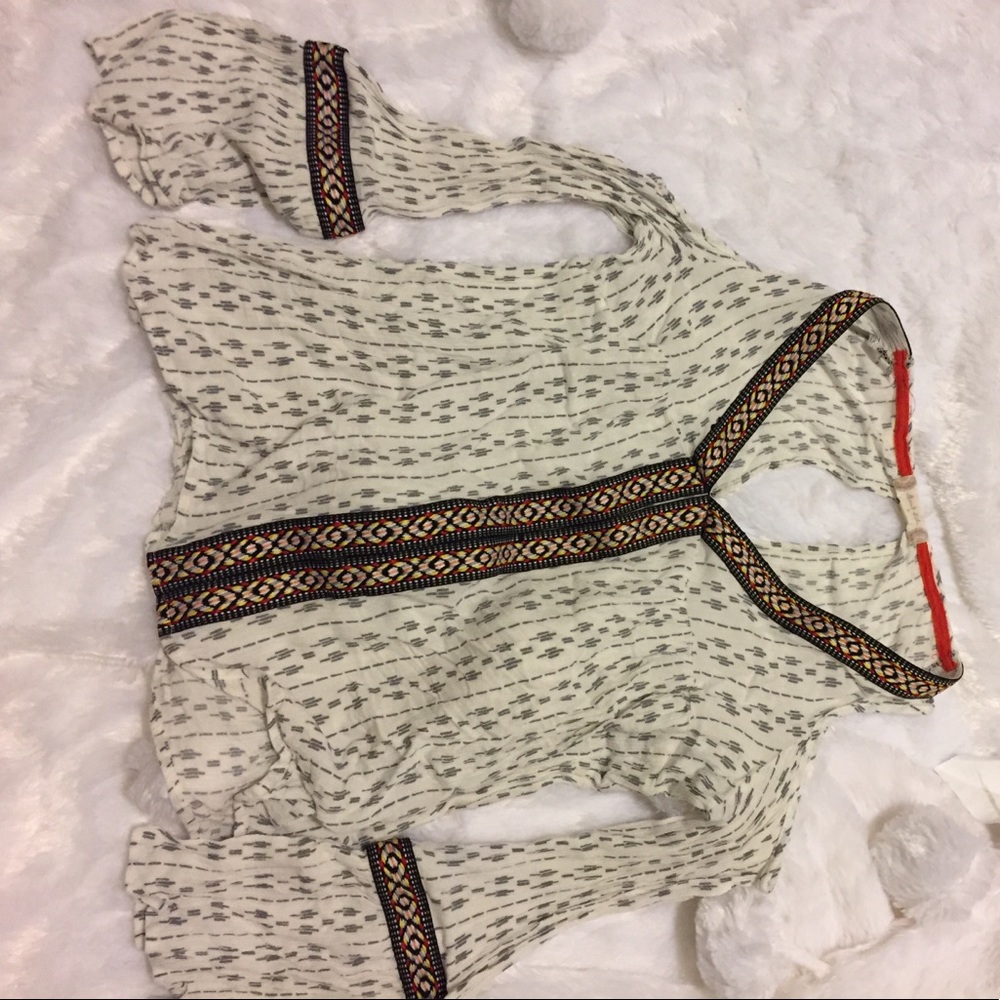 Cold shoulder altard state top