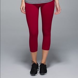 PRICE DROP 💖 Lululemon Deepest Cranberry WU Crops