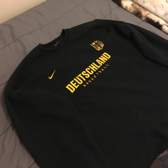 Nike Other - NIKE DEUTSCHLAND BASKETBALL CREWNECK XL