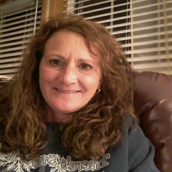 Meet your Posher, Laurie - Picture 1 of 1