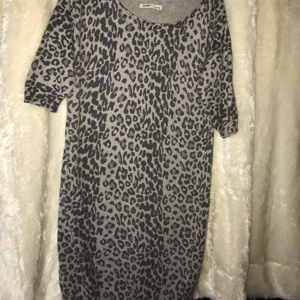 Sweater sleeve Leopard dress