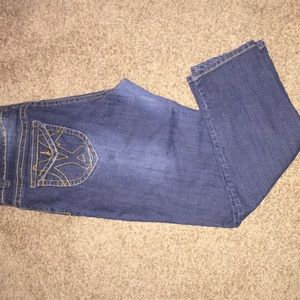 Cute Plus Size Skinny Jeans. Dark wash.
