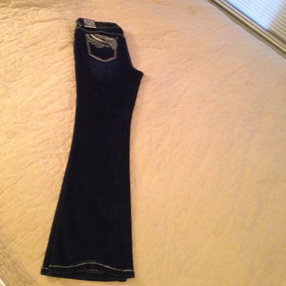NWT pair of hourglass curves slim boot jeans