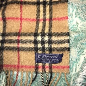 Burberry scarf in classic nova check