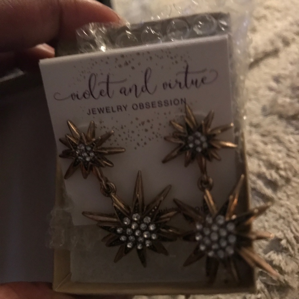 Brand new antique style starburst earrings