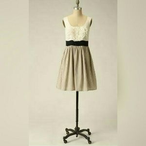 NWOT - Anthro Burlapp Bold Boutonniere dress