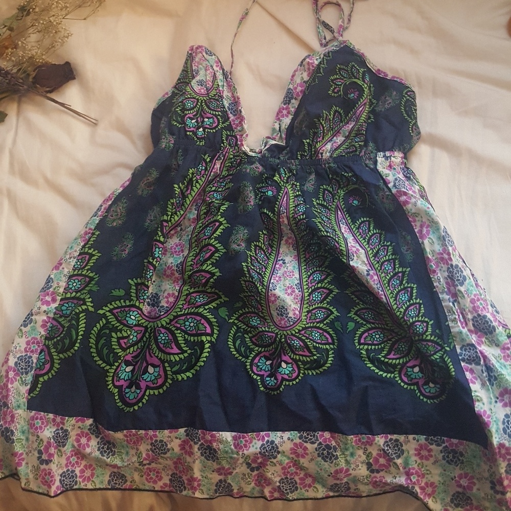 V-neck hippie shirt