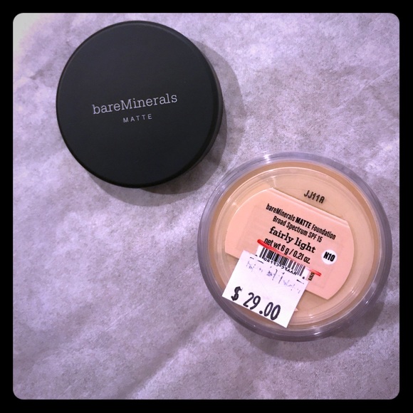bareMinerals Other - bareMinerals Matte Foundation in Fairly Light