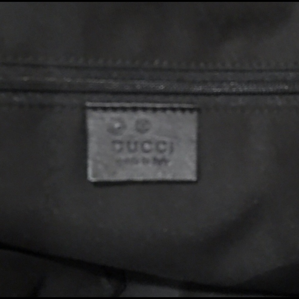 🌟Gucci Monogramed Handbag🌟PRICE FIRM - Picture 3 of 5