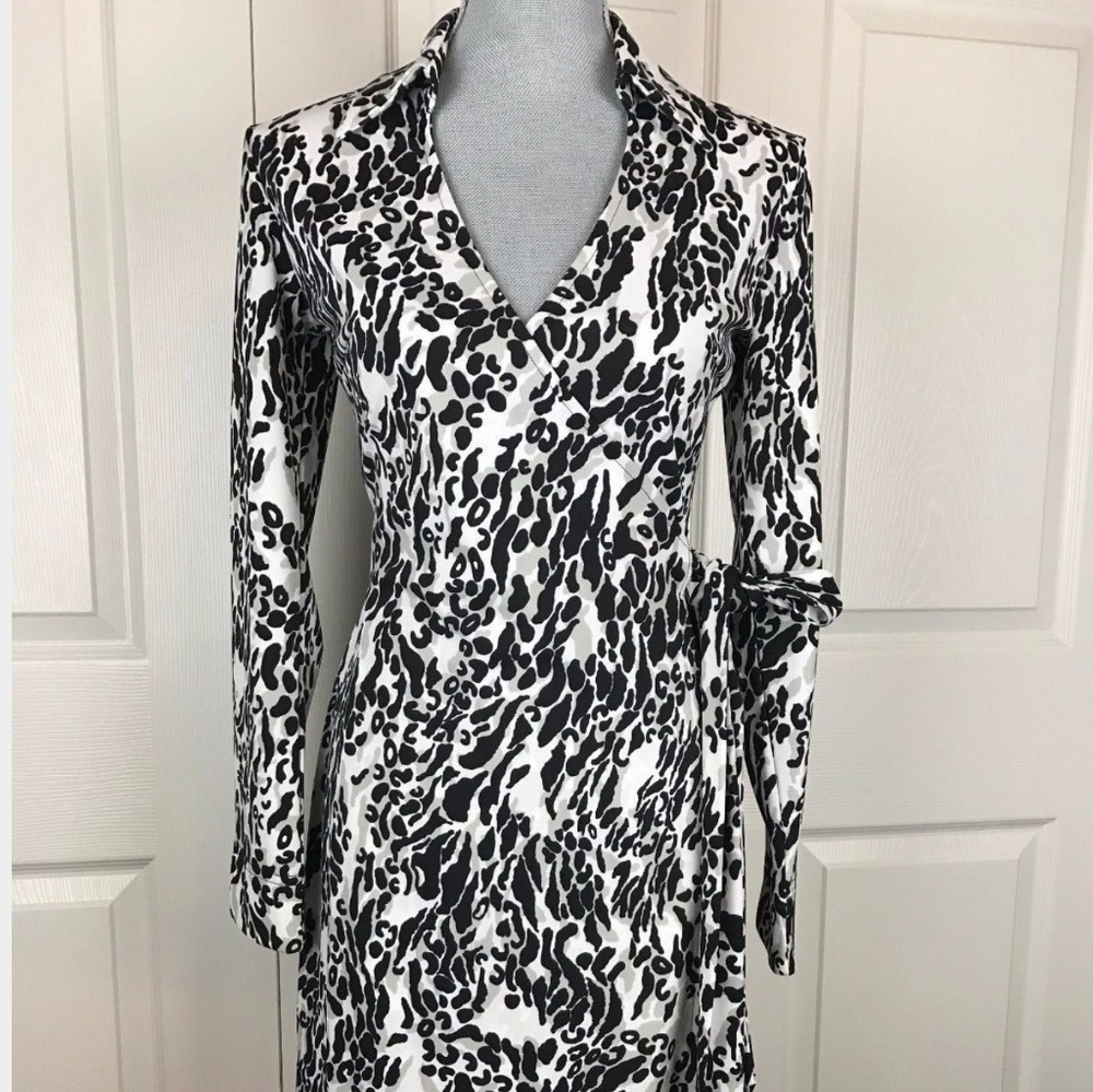Leapard black and white Express Wrap dress size 9