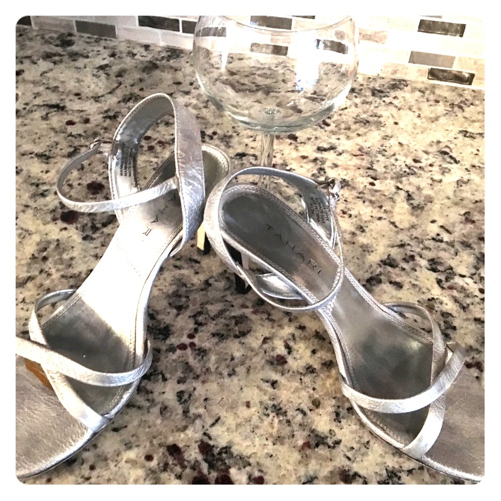 Tahari heels, 6.5М, silver