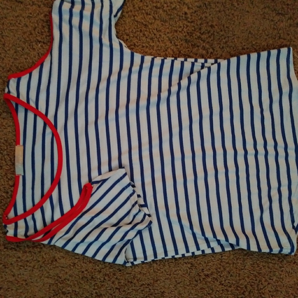 Small/med cold shoulder striped tee