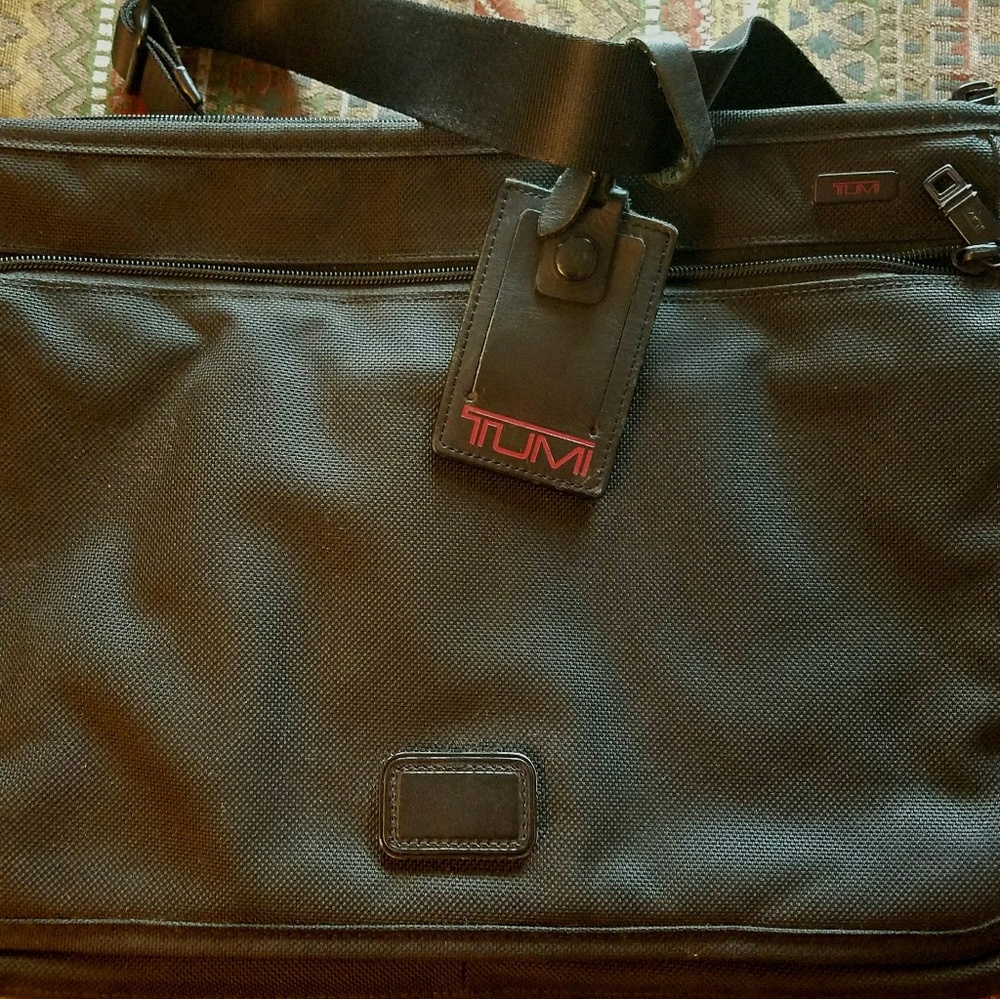 Tumi messenger bag