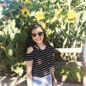 Meet your Posher, Roxana