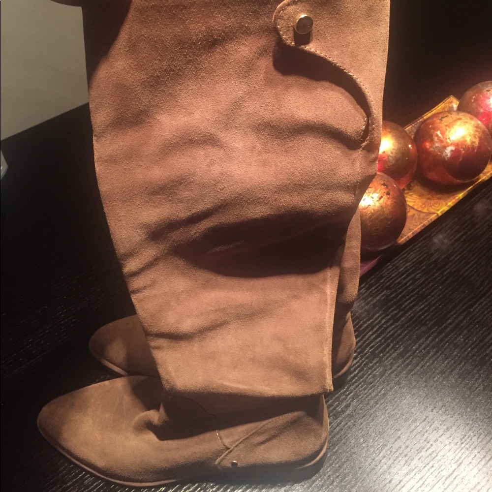 Zara calf-length tan suede boots.