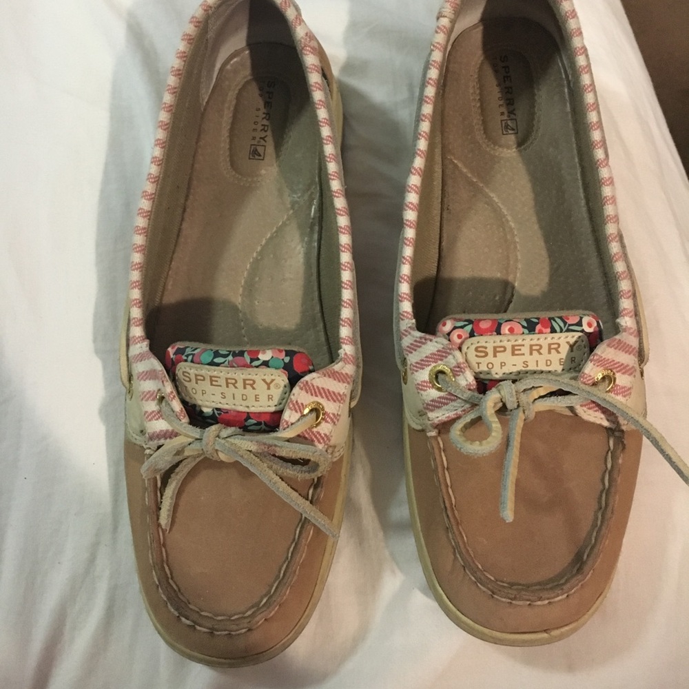 Sperry shoes. MAKE AN OFFER 😊