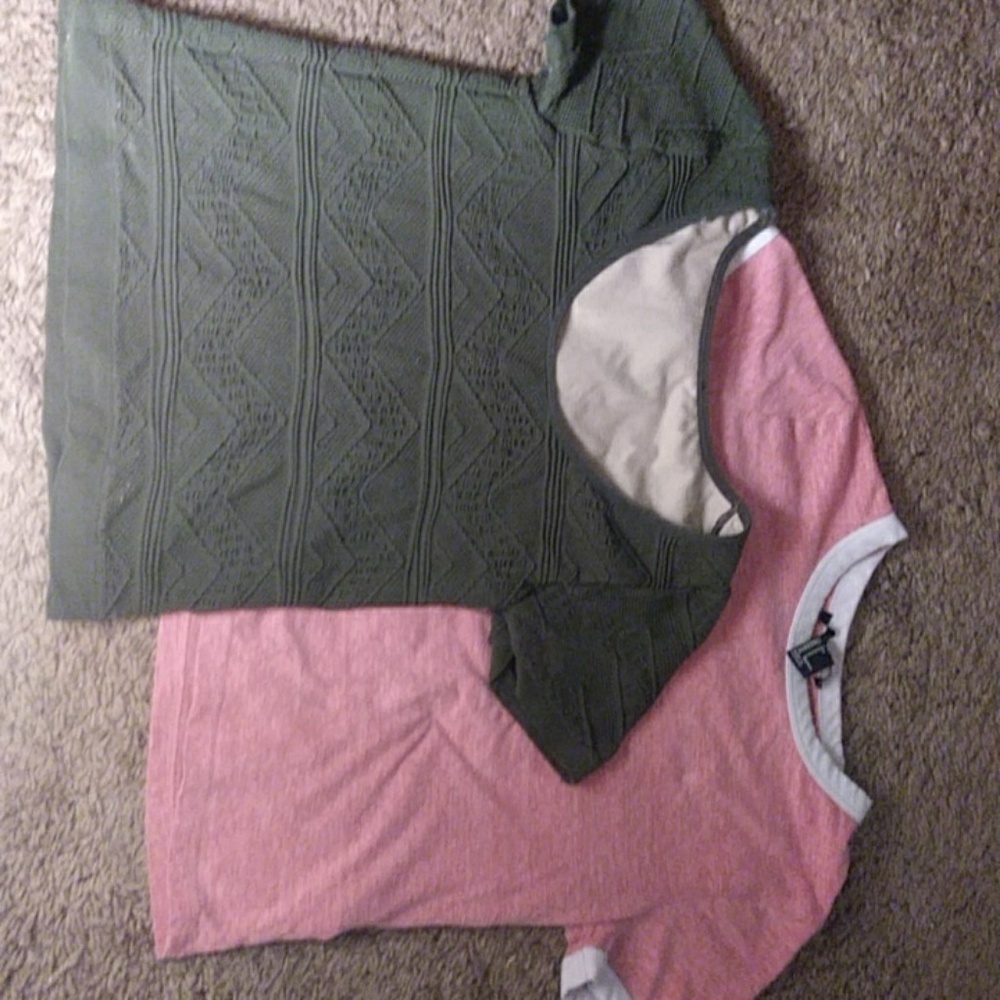 Set of two forever 21 crop tops