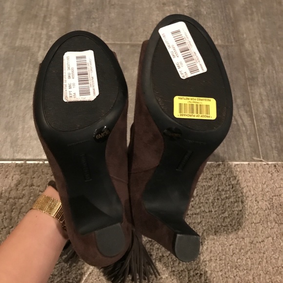 🎉HP🎉 Fall Must Have: Vince Camuto Suede Booties - Picture 6 of 7