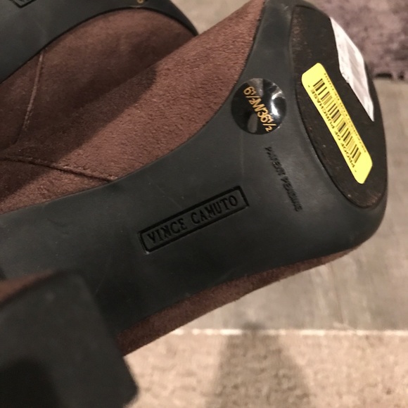 🎉HP🎉 Fall Must Have: Vince Camuto Suede Booties - Picture 7 of 7