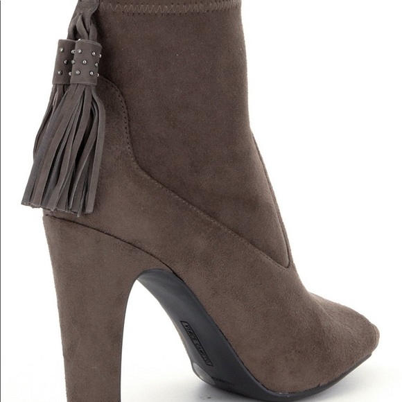 🎉HP🎉 Fall Must Have: Vince Camuto Suede Booties - Picture 2 of 7