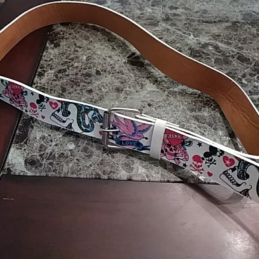 Skull belt