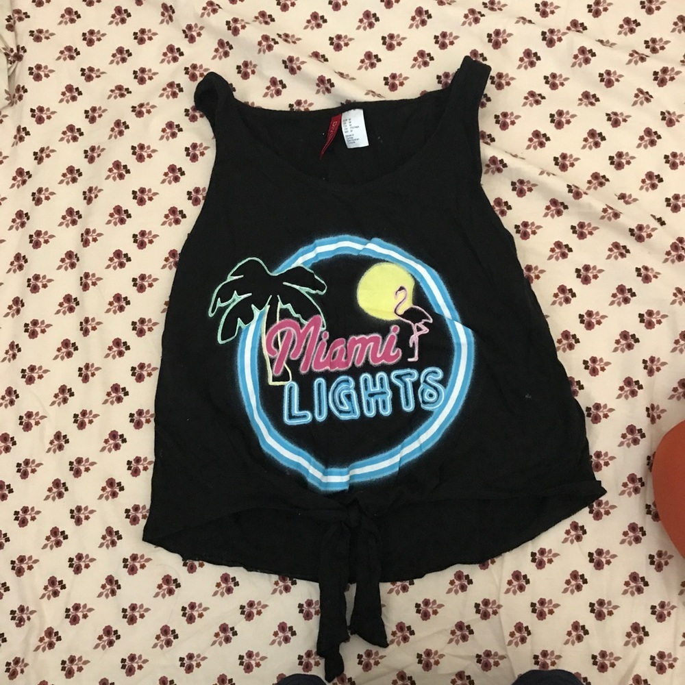 h&m graphic crop tank top with a tie-up front