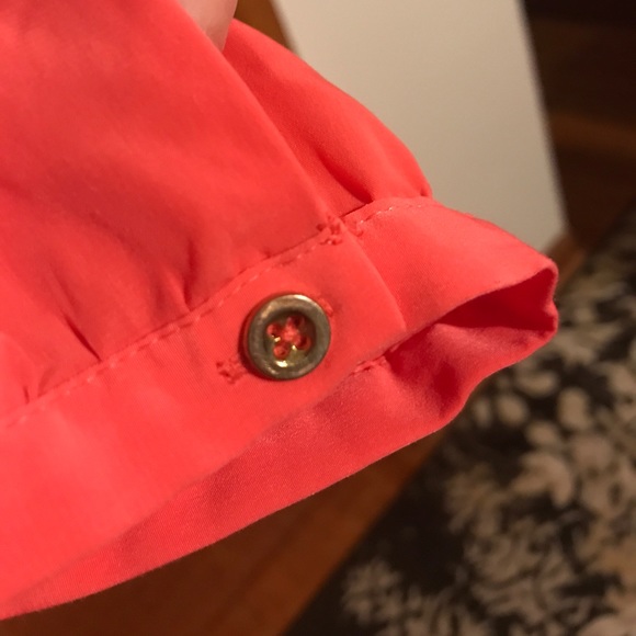 Cute blouse - Picture 4 of 4