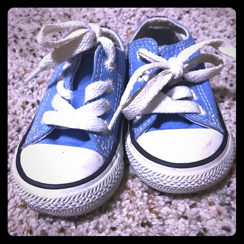 Blue Converse toddler shoes