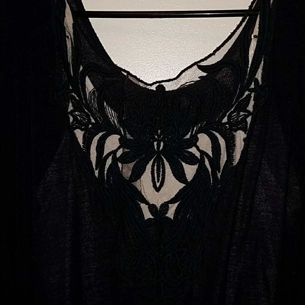 Lace back 3/4 sleeve top