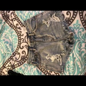 Distressed high waist shorts