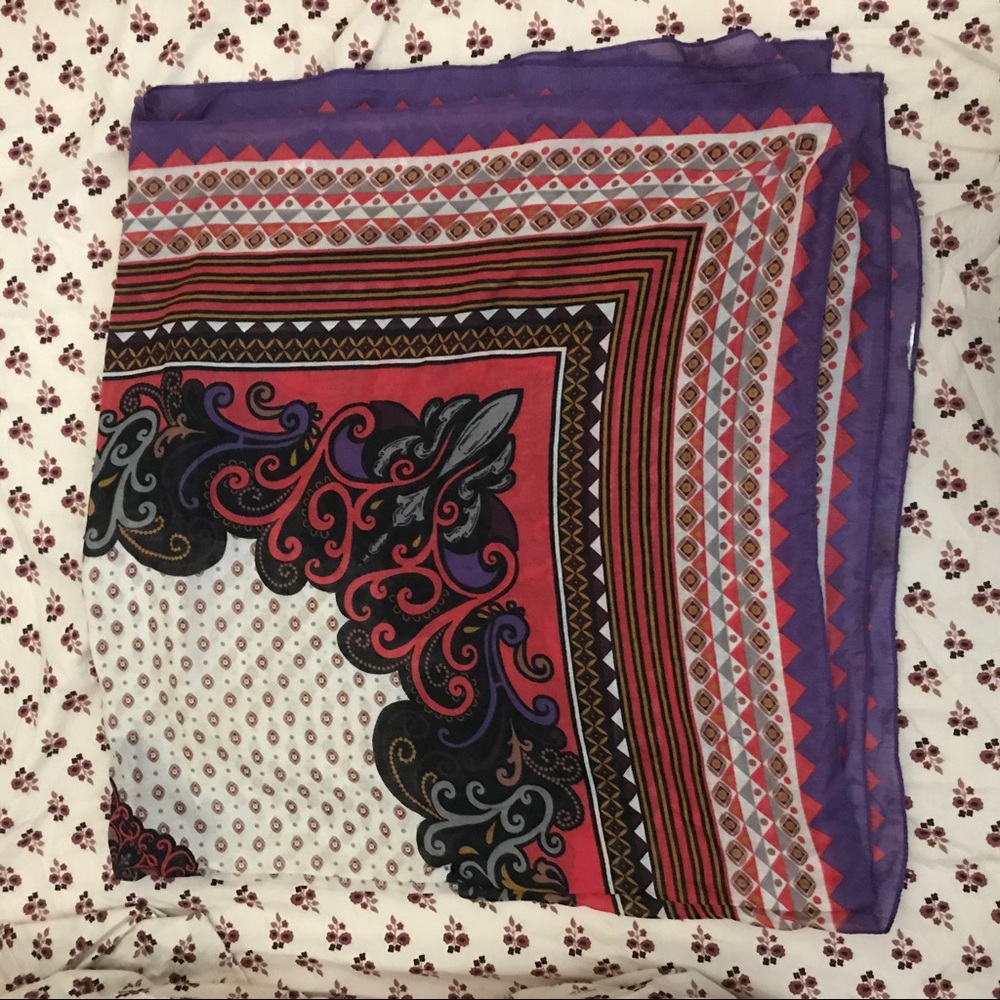 h&m tribal-patterned scarf