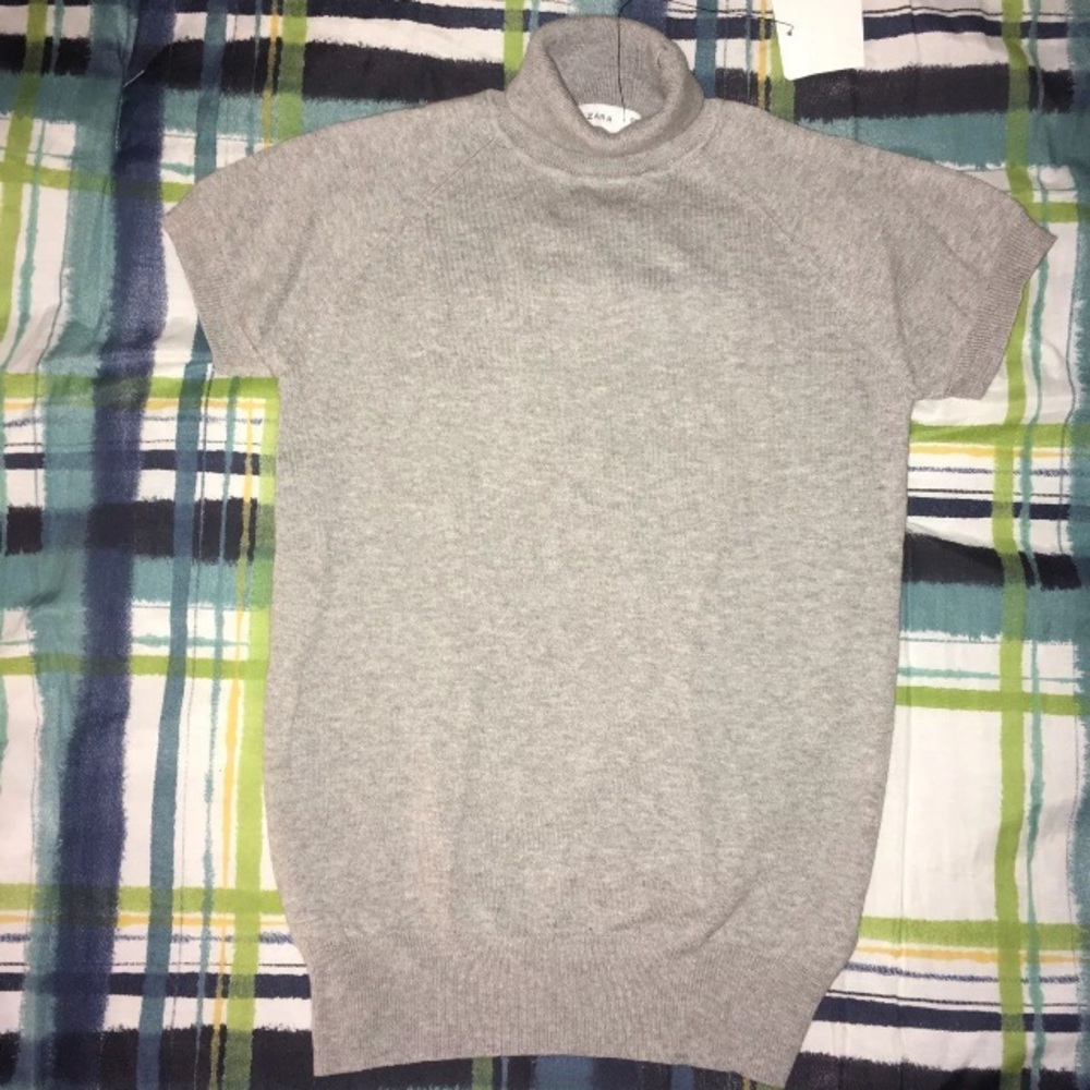 🔥NEW ZARA Short Sleeved Turtle Neck | Sm.