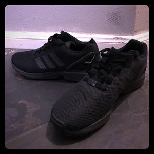 I'm selling black Adidas Torisons