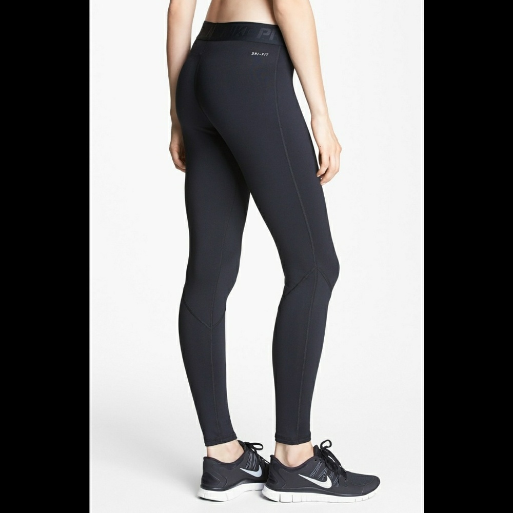 Black Nike pro leggings