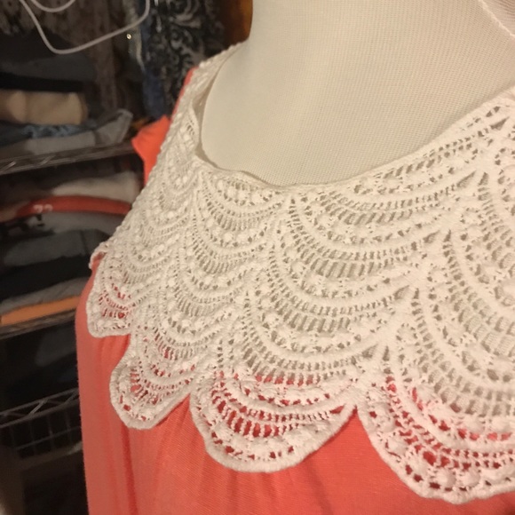 Cold shoulder top - Picture 2 of 2