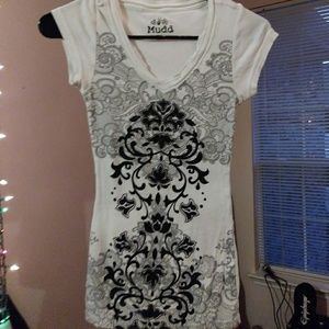 Mudd fitted v neck tee, small