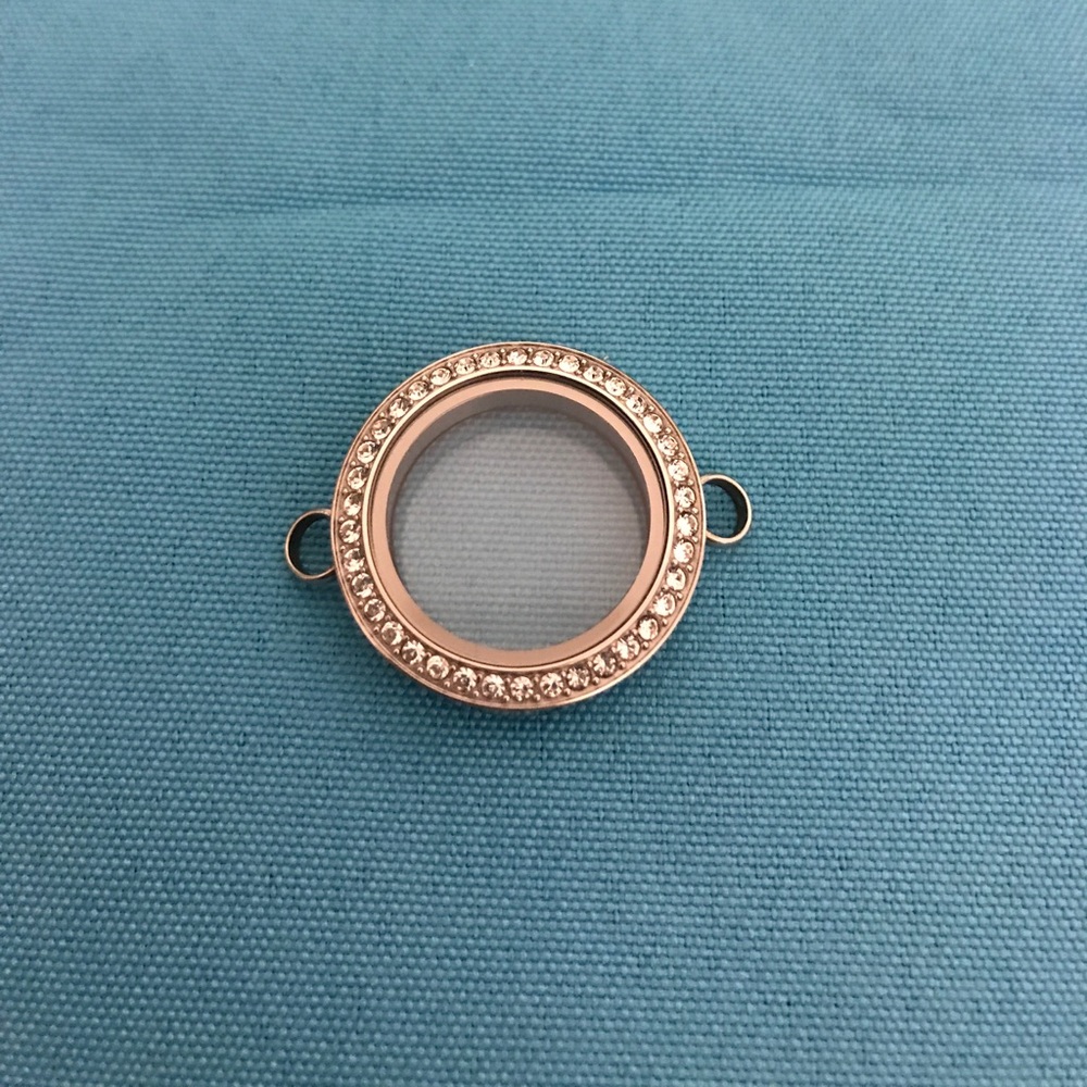 SOLD Origami owl silver twist link locket