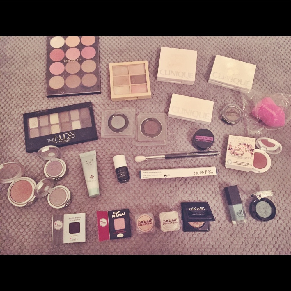 HUGE 24 item makeup bundle! New & slightly used.