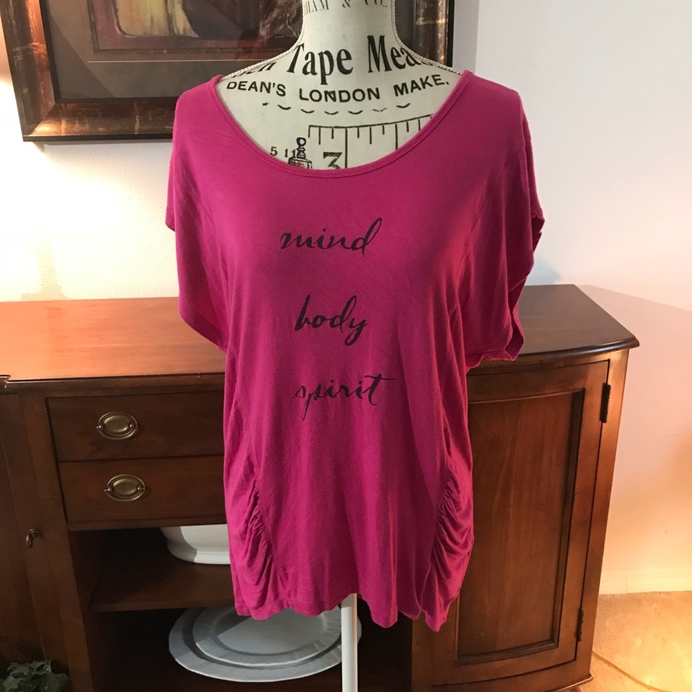 SALE 💸 Pink ruched side shirt with open mesh back