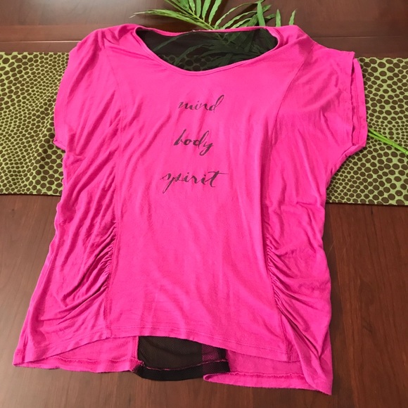 SALE 💸 Pink ruched side shirt with open mesh back - Picture 7 of 8