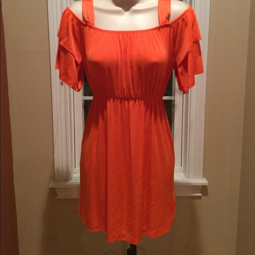 NWT Tangerine stretch knit cold shoulder tunic