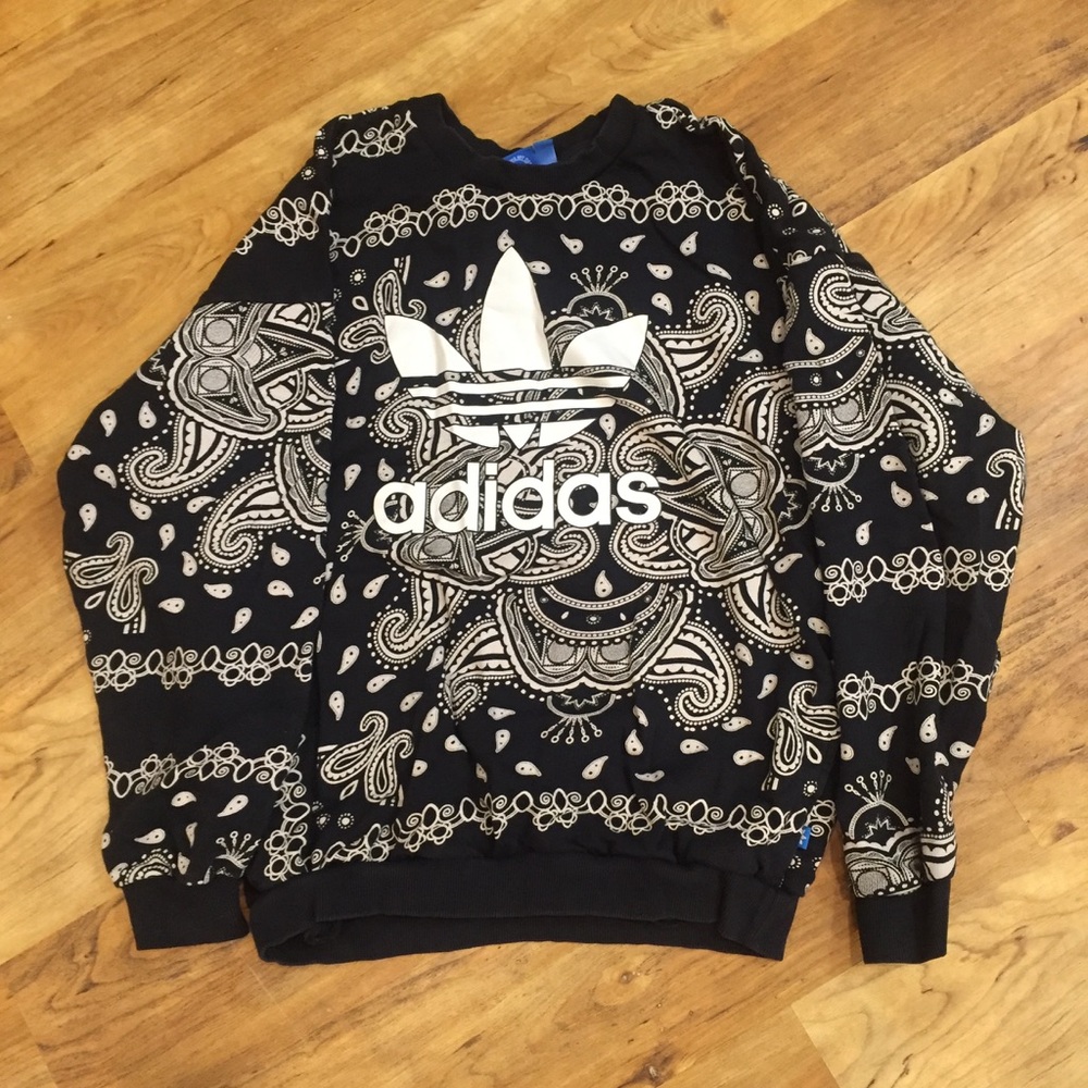 Adidas sưeatshirt (sold)