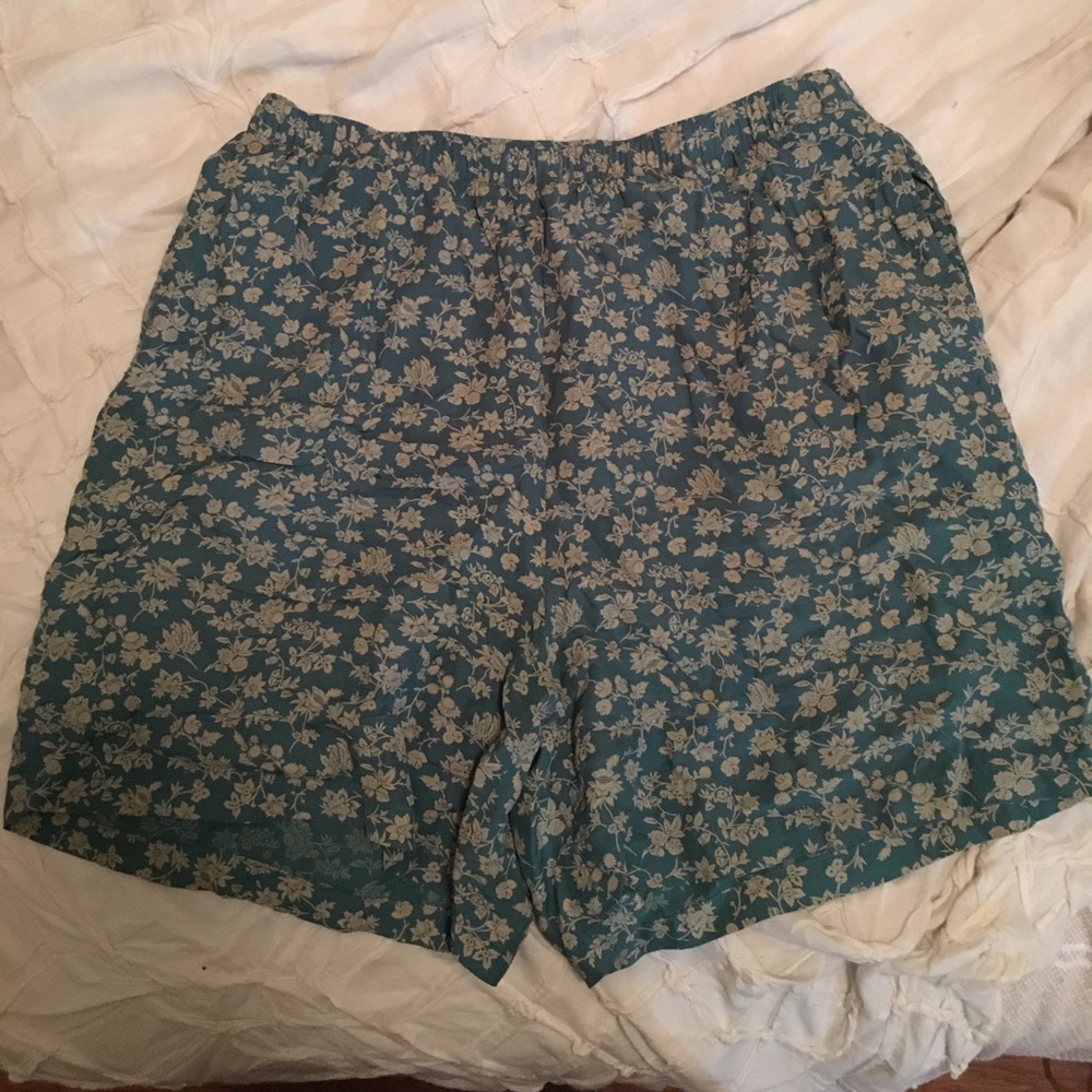 VINTAGE High Waisted Floral Shorts